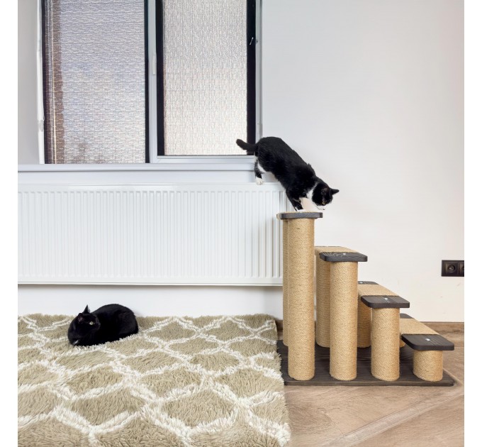 Cat scratcher for kittens – perfect scratching post for playful paws
