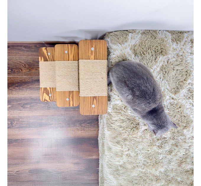 Cat scratching post with wooden pet stairs – comfort and fun
