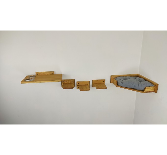Wall wood cat shelf with two bowls