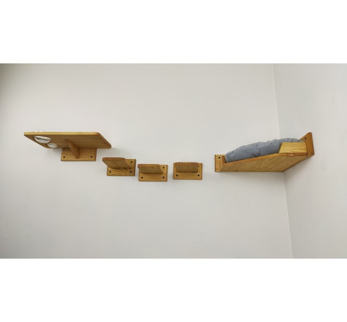 Wall wood cat shelf with two bowls