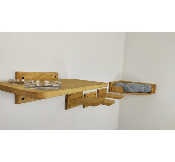 Wall wood cat shelf with two bowls