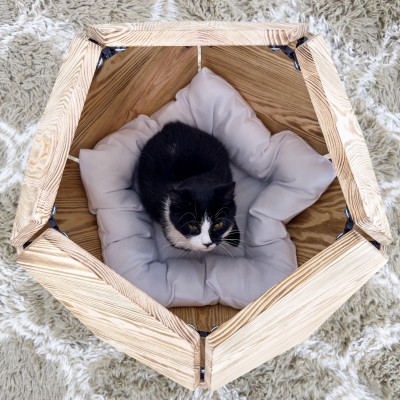Geometric wooden cat house – modern cat bed & kitten furniture
